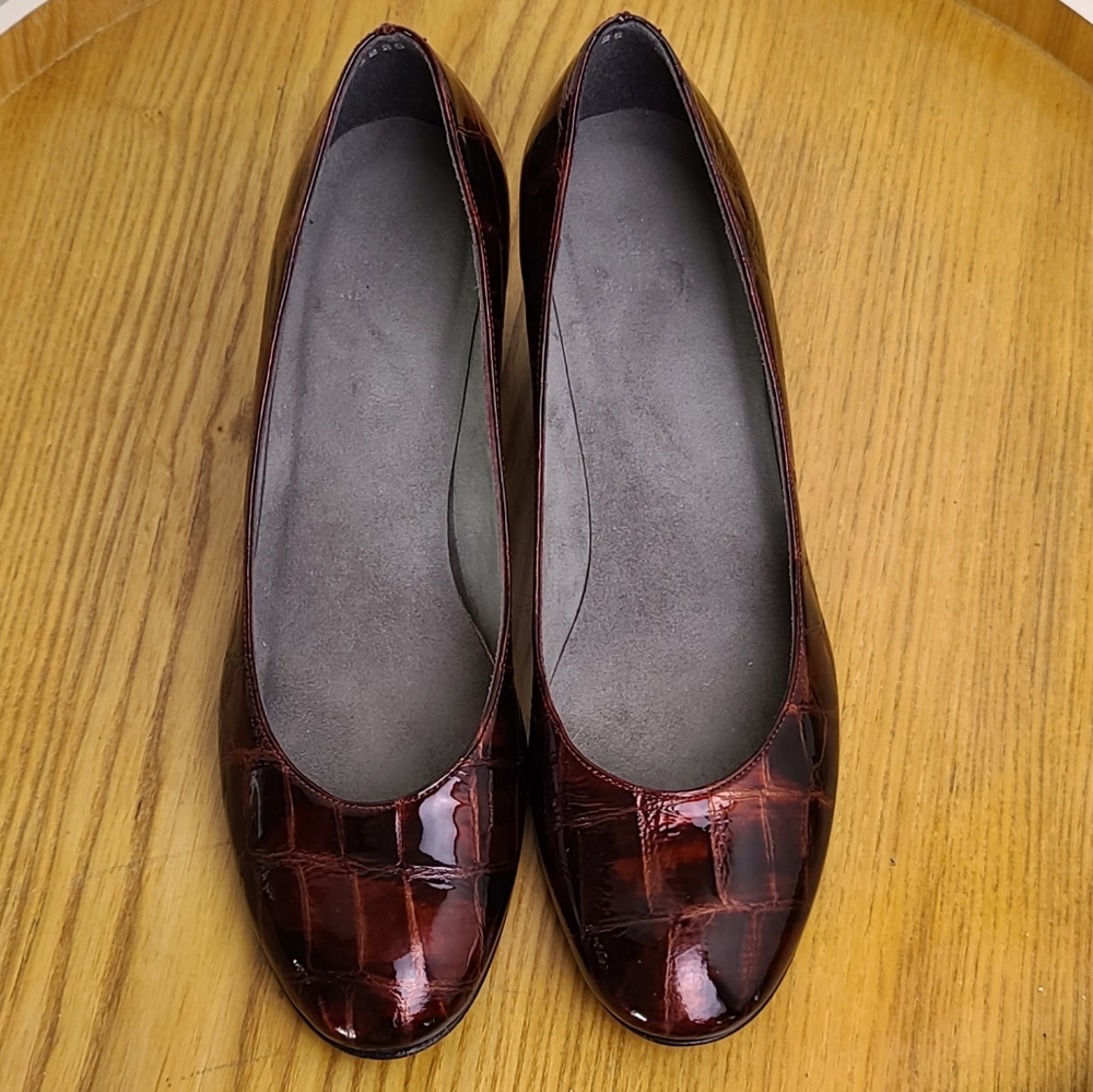 Stuart Weitzman Brown Embossed Leather Wedges - image 7